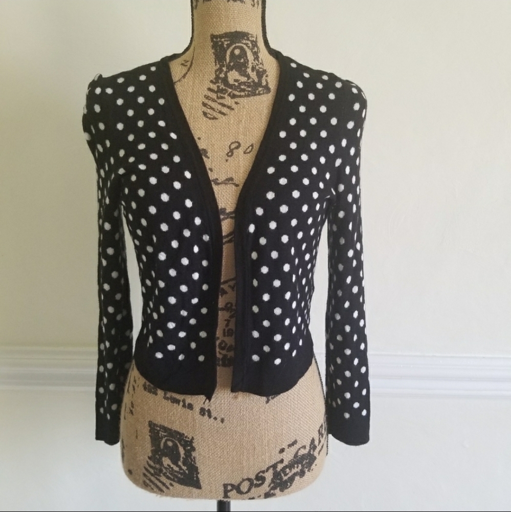 ❣️Medium Talbots soft cropped polkadot sweater
